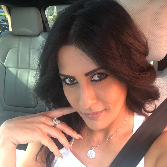 Meet your Posher, Reem - Picture 1 of 1